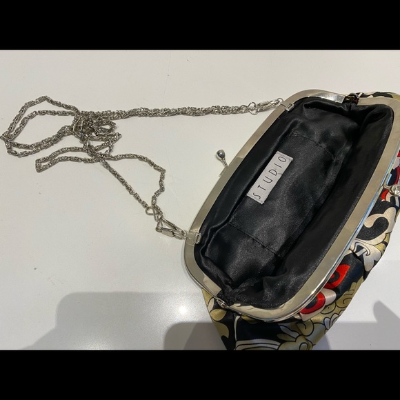 Baroque red, gold and white clutch - Picture 3 of 3